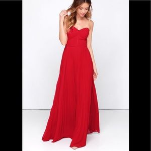 Lulu’s Red Hot Maxi Dress ❤️